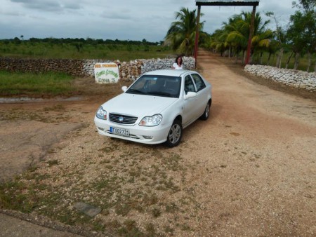 Skoro mercedes akorát o 1/3 menší.